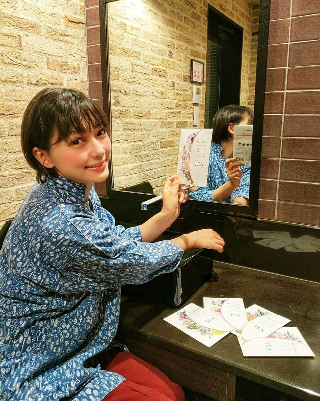 芳美リンさんのインスタグラム写真 - (芳美リンInstagram)「#旅コスメ  #Slowbliss  小分けのパックは持ち運びしやすいので、旅にいいですよね✨  温泉後のパックで、温泉効果をさらにアップ✨  ふわっといい香りもして癒やされました✨  @slowbliss_official #Slowbliss #スローブリス #pr#旅コスメ#旅人 #ハーブティー#ボディケア#フェイスマスク#オーガニックコスメ #温泉#温泉旅行#湯上がり#温泉ソムリエ #国内旅行  #旅したくなるフォト #japantrip #旅行 #travelstagram #旅人 #lynn_trip #旅 #travelme #travel #trip #traveler #トラベラー  #旅好きな人と繋がりたい #travelholics」6月17日 18時10分 - lynn.lynn5