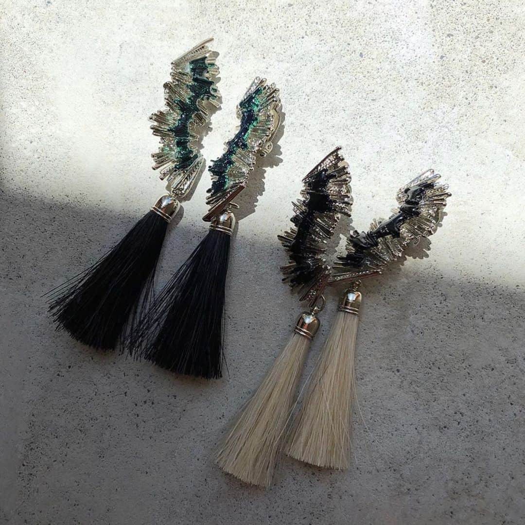TOGAさんのインスタグラム写真 - (TOGAInstagram)「#repost from @beams_women_shibuya  TOGA PULLA AW2019 Metal fringe earrings Available at TOGA stores. ・ #toga #togaarchives #togapulla #togapulla19aw #トーガ #トーガアーカイブス #トーガプルラ #beamswomenshibuya」6月17日 18時14分 - togaarchives