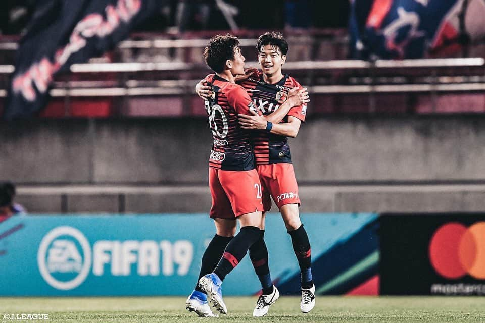 Ｊリーグさんのインスタグラム写真 - (ＪリーグInstagram)「Play Back JLEAGUE⚽️📸﻿﻿﻿﻿﻿﻿﻿ ﻿﻿﻿﻿﻿﻿﻿ 🏆#明治安田生命Ｊ１リーグ 第１５節﻿﻿﻿﻿ 印象的なシーンをプレイバック🔥﻿﻿﻿﻿﻿﻿﻿ ﻿﻿﻿﻿﻿﻿﻿ #Ｊリーグ ﻿﻿﻿﻿﻿﻿﻿ #jleague﻿﻿﻿﻿﻿﻿﻿ ﻿ #大分トリニータ #オナイウ阿道﻿ #サンフレッチェ広島 ﻿ #鹿島アントラーズ #三竿健斗 #白崎凌兵﻿ #ヴィッセル神戸 #トルステンフィンク #アンドレスイニエスタ﻿ #北海道コンサドーレ札幌 #鈴木武蔵﻿ #川崎フロンターレ #車屋紳太郎﻿ ﻿﻿#浦和レッズ ﻿ #清水エスパルス #ドウグラス #松原后﻿ #ベガルタ仙台 ﻿ #ジュビロ磐田﻿ ﻿ #soccer #サッカー﻿﻿﻿ #soccerphotography #⚽️﻿ #niceshot」6月17日 18時47分 - jleaguejp