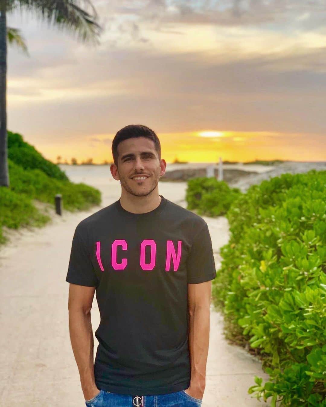 ハイロ・サンペリオのインスタグラム：「💯🔋 Bye bye Bahamas! Holidays has been completed, now is time to focus on @hsv 💪🏽 #NurderHSV #BeXtreme」
