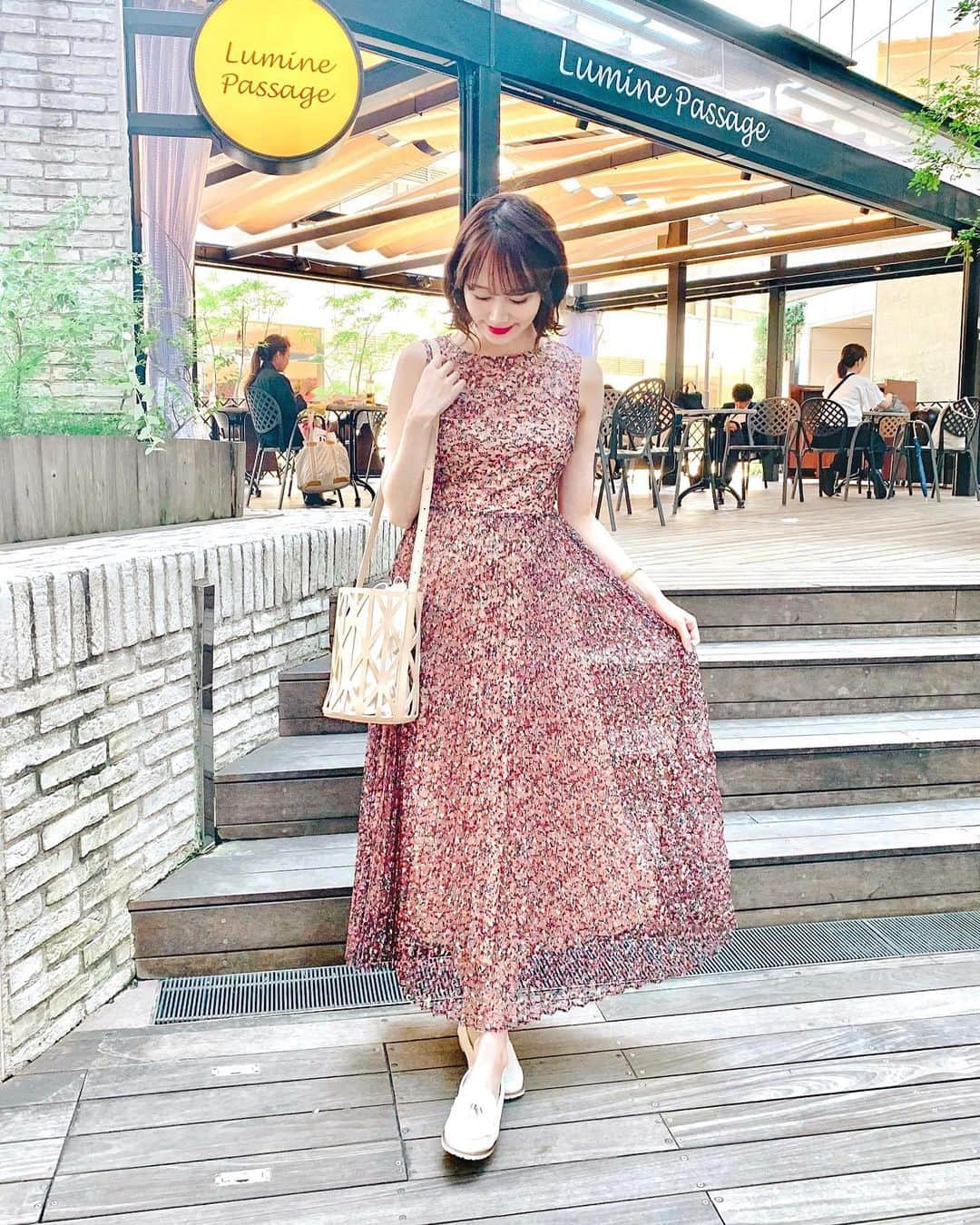 佐藤瀬奈さんのインスタグラム写真 - (佐藤瀬奈Instagram)「先日のコーデ💓⠀ ⠀ onepiece. @mercuryduo_com  bag. @210nouve_online ⠀ ⠀ お気に入りの#マーキュリーデュオ のワンピース♡ 総レース×プリーツがとっても可愛いの🤤💕⠀ ⠀ #210nouve の#メッシュバケツショルダーバッグ は 夏コーデに合わせやすいからこれから大活躍してくれそう❤️⠀ ・ ・ ・ #コーデ#mercuryduo#orientaltraffic#outfit」6月17日 18時55分 - senapuu