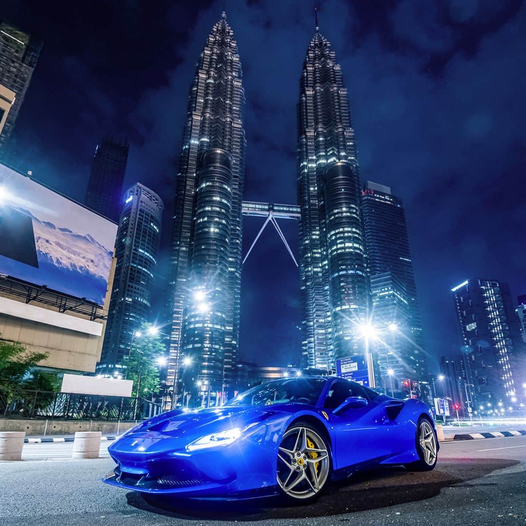 フェラーリさんのインスタグラム写真 - (フェラーリInstagram)「The #FerrariF8Tributo shines bright in #KualaLumpur. Its elegant yet sporty flair makes it the perfect companion for a night on the town. #Ferrari #LuxuryLifestyle」6月17日 19時00分 - ferrari