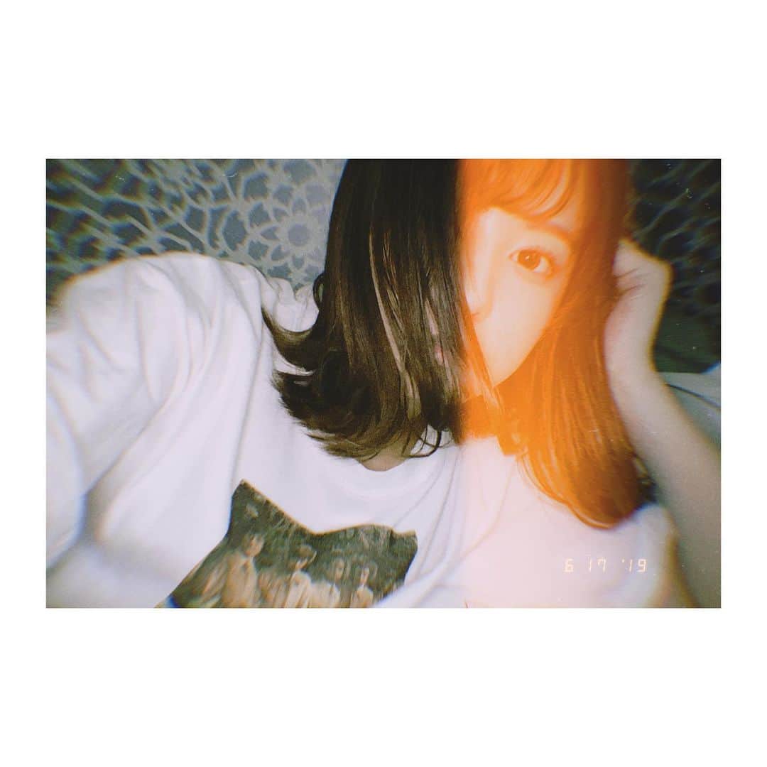 前田美里のインスタグラム：「🎞。 #フィルム #フィルム感 #🎞 #レトロ #自撮り#セルフィー #selfie #selfiee #selfies #film #film_jp #instagood #instalike #japanesegirl ##followme #instaphoto #ファインダー越しの私の世界 #写真好きな人と繋がりたい」