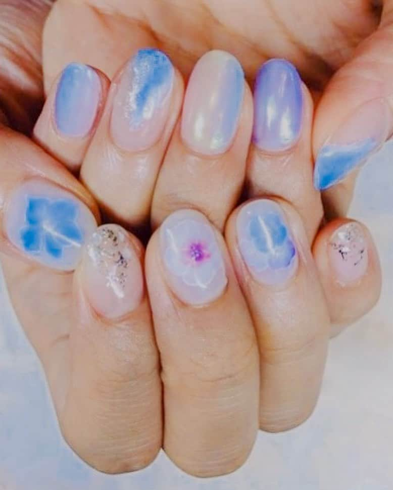 中西華菜さんのインスタグラム写真 - (中西華菜Instagram)「* Original design nails make me the happiest✌️ 6月にぴったりの紫陽花ネイルは 雨でもハッピーになります💅 いつもありがとうございます！ . 誰とも被りたくないかたは 是非ぜひ @nailsalonsky へ✨ thanks @nailsalonsky_kasumi 💓 _ #ネイル #ネイルサロンスカイ #私のお気に入りの場所 #みなさんの気分が上がる場所はどこですか #nails #nailsalonsky #梅雨ネイル #紫陽花ネイル #デザインネイル #アートの技術 #おすすめネイルサロン」6月17日 19時06分 - kananakanishi