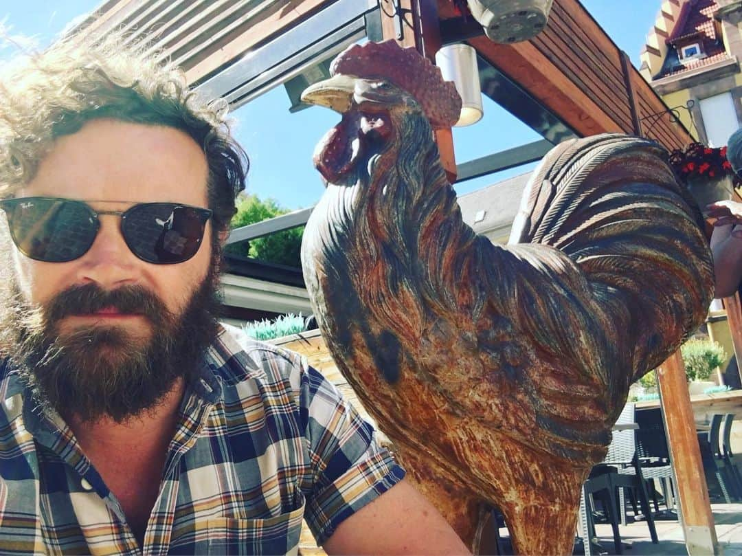 ダニー・マスターソンさんのインスタグラム写真 - (ダニー・マスターソンInstagram)「You wouldn’t believe who I bumped into in #Alsace France..... 🐓 🐔 🐓」6月17日 19時16分 - dannymasterson