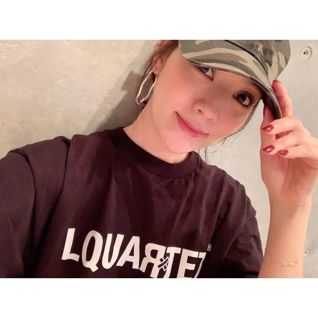 中田奈沙さんのインスタグラム写真 - (中田奈沙Instagram)「Casual day🤙 🧢 @override_official 👕 @l_quartet 👂 @phismade925 * * #override #cap #lquartet #tshirt #me #piercedearrings #phismade #pierce #earrings #fashion #ootd #coordinate #instafashion #outfit #accessories #casual #ファッション #キャップ #中田奈沙 #オーバーライド #ピアス #アクセサリー #Tシャツ #エルカルテット #コーデ #コーディネート #シルバーアクセ #アクセ #カジュアル」6月17日 19時17分 - nasa_nakada