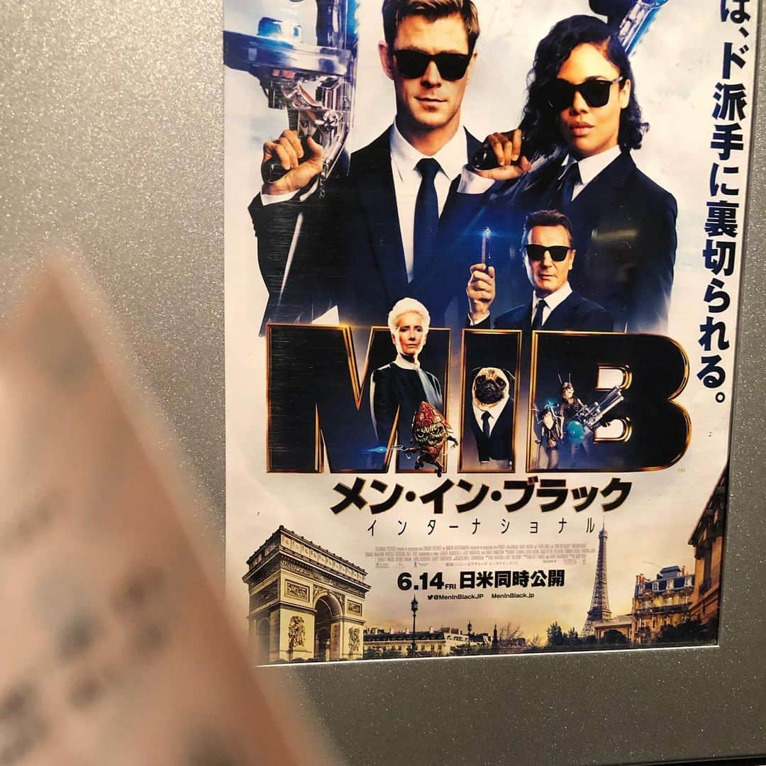 山口祥行のインスタグラム：「うん！地球は救われた🌏 #maninblack  #メンインブラックインターナショナル」