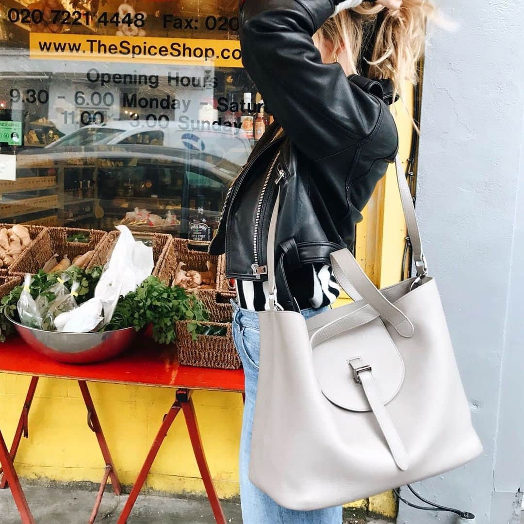 メリメロさんのインスタグラム写真 - (メリメロInstagram)「Thela Taupe: Monday Need 💓💓 #melimelobags #thelabag #handbag #fashion #londonbrand #leather #madeinitaly」6月17日 19時29分 - melimelobags