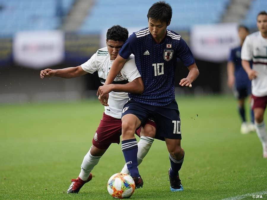 日本サッカー協会さんのインスタグラム写真 - (日本サッカー協会Instagram)「📸Match Photos② ・﻿ U-16日本代表は6月17日(日)、U-16インターナショナルドリームカップ2019 JAPAN presented by 朝日新聞の第3戦で優勝を懸け、U-16メキシコ代表と対戦しました。 ﻿ ・﻿ 前半、4-0と相手を圧倒しますが、後半はメキシコに攻め込まれる場面が続きます。しかしながら松木選手、諏訪間選手の両センターバックを中心に相手の攻撃を防ぎ、追加点を含む5-0で終了し、大会を優勝で締めくくりました。﻿ ・﻿ 🏆U-16インターナショナルドリームカップ2019 JAPAN presented by 朝日新聞﻿ 🆚U-16メキシコ代表🇲🇽﻿ 📍ユアテックスタジアム仙台﻿ 🎫入場無料！﻿ 📺スカパー！　/　JFATV﻿ ・﻿ GK 12 #高橋一平 →78' GK 1 #田中春希﻿ DF 2 #諏訪間幸成	﻿ DF 3 #松木玖生	﻿ DF 13 #森田翔 →65' MF 8 #三木仁太 ﻿ DF 17 #工藤孝太 →78' MF 6 #東廉 ﻿ MF 7 #豊田晃大 ﻿ MF 14 #山根陸 (Cap.) MF 15 #中村仁郎	→65'  FW 11 #原直生 ﻿ MF 16 #山崎太新 →57' DF 5 #大迫蒼人　﻿ FW 9 #勝島新之助 →57' FW 10 #千葉寛汰 ﻿ FW 18 #河野孝汰 ﻿ ・﻿ #daihyo #jfa」6月17日 19時40分 - japanfootballassociation