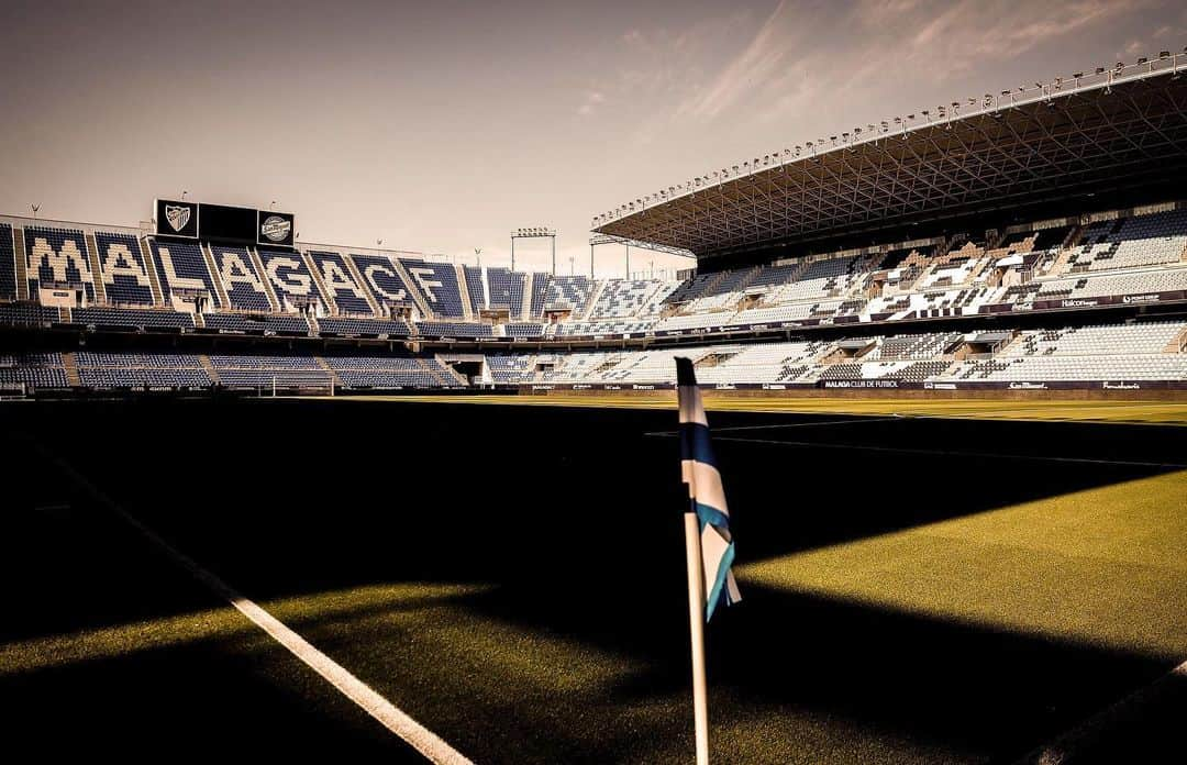 マラガCFさんのインスタグラム写真 - (マラガCFInstagram)「Volver a empezar . #FelizLunes」6月17日 19時36分 - malagacf