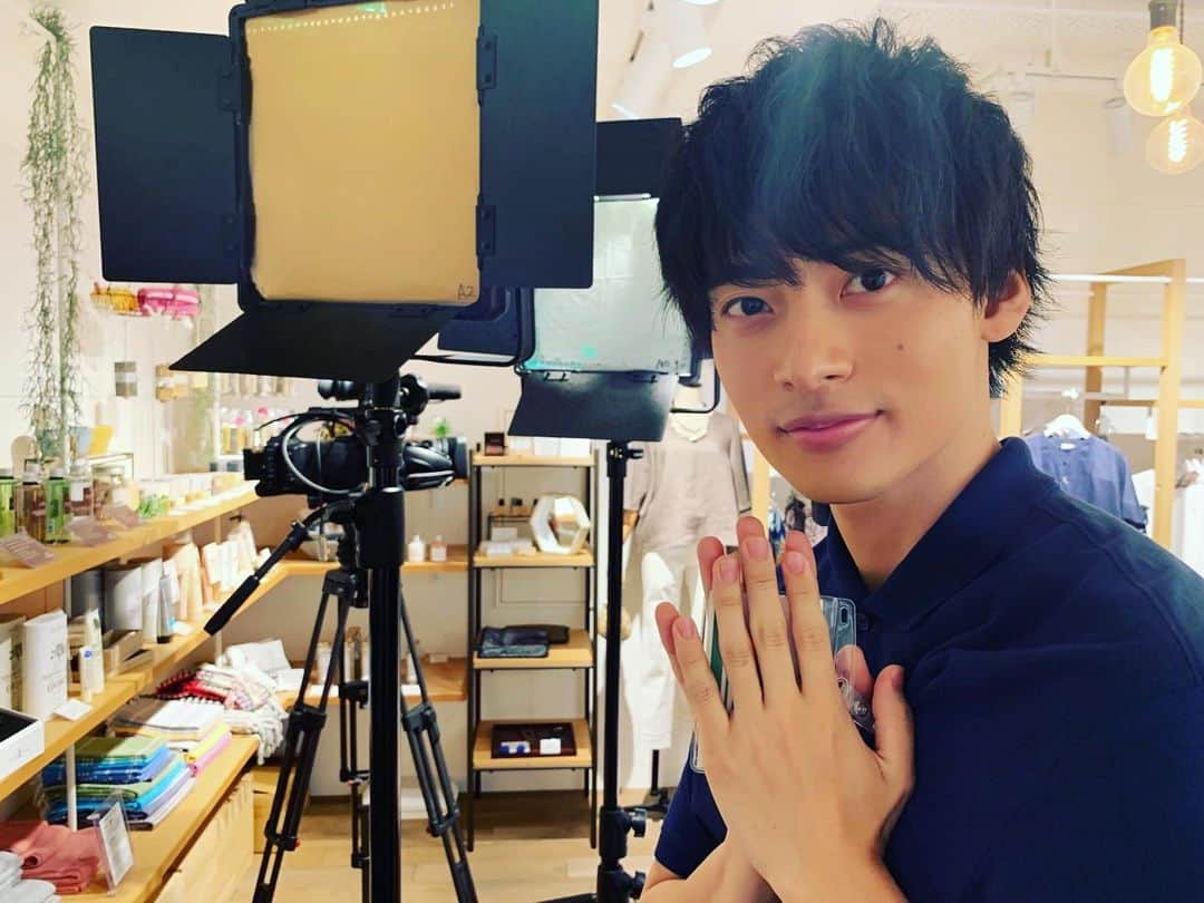 平田雄也さんのインスタグラム写真 - (平田雄也Instagram)「撮影でした☺️ 放送日をお楽しみにー！💫 #平田雄也 #手 で何かを挟み込む」6月17日 19時47分 - yuyastagram620