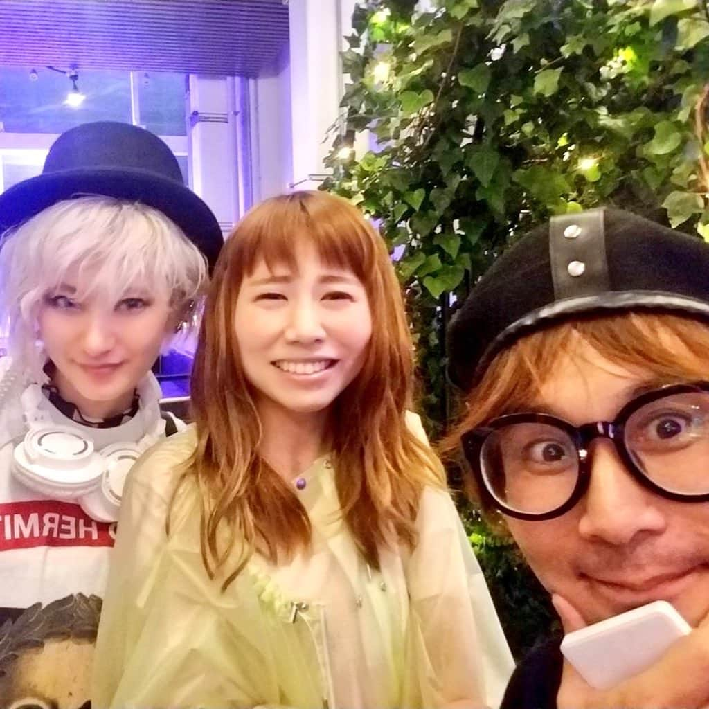 中川友里さんのインスタグラム写真 - (中川友里Instagram)「6/15 @plustokyo Cheeky フリマ&DJありがとうございました🥰🌼 雨の中会いにきてくれてみんなありがとう😭😭💐💐💐 #リンパ節炎で顎ラインまじフォトショしかない 泣」6月17日 19時54分 - darayunya