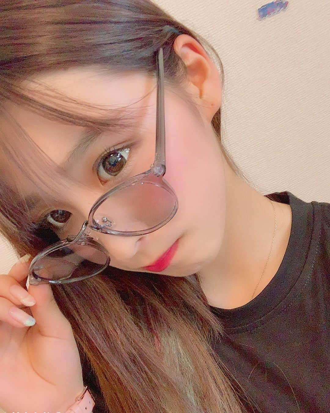 橋野彩葉さんのインスタグラム写真 - (橋野彩葉Instagram)「newサングラス🕶 これから暑くなるからめちゃめちゃ愛用しまくります🧡 @tres.jewelry 様のサングラスです！是非チェックしてみて！！ #tresjewelry」6月17日 19時54分 - iroha_0521_