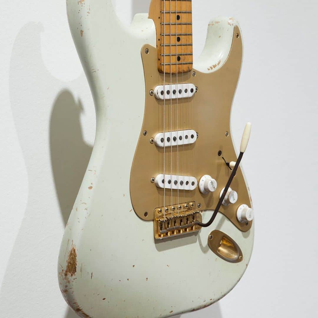 クリスティーズさんのインスタグラム写真 - (クリスティーズInstagram)「FINAL DAYS to see The David Gilmour Guitar Collection at our New York gallery! Which is your favourite guitar? #GilmourGuitars⠀ .⠀ The David Gilmour Guitar Collection – 20 June at Christie's New York.⠀ .⠀ @davidgilmour #davidgilmour #pinkfloyd #guitar #guitars #guitarcollection #music #musician #rockandroll #newyork」6月17日 20時06分 - christiesinc