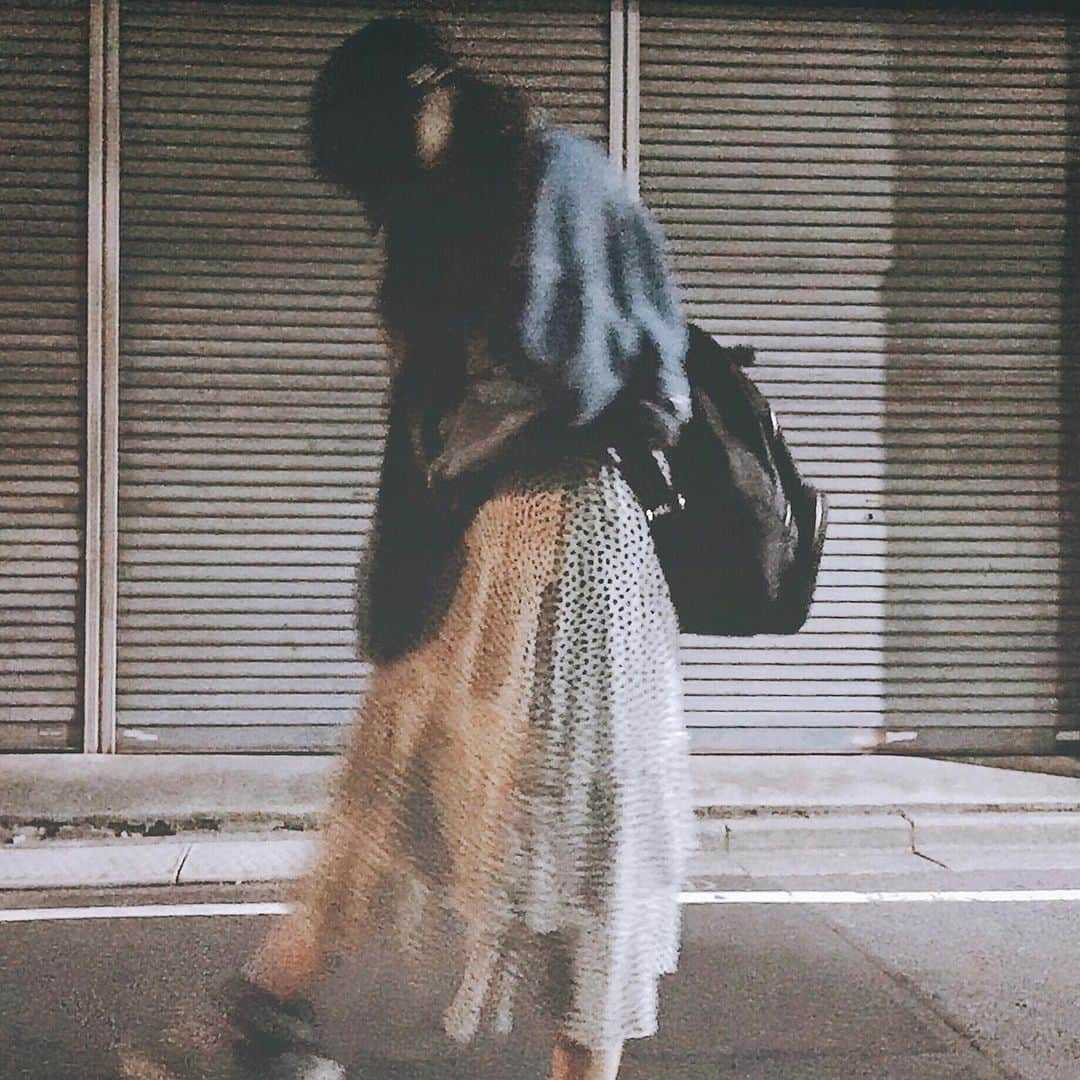 小嶋菜月さんのインスタグラム写真 - (小嶋菜月Instagram)「だらだらday⭐️ . . 今日はお休みでランチをしに外に出て… それから今まで寝てました😴🌙 . . 明日から舞台の小屋入り！ 体力復活したので頑張るぞー♥️ . . オフの日にさらっと着れる スカートが可愛くてお気に入り✨ @17kg_official . . . #だらだら #ぐだぐた #干物女 #舞台 #ミュージカル #本番 #頑張る #来てね #新宿 #スペースゼロ #ハッピーマーケット」6月17日 19時58分 - kojimanatsuki_offical