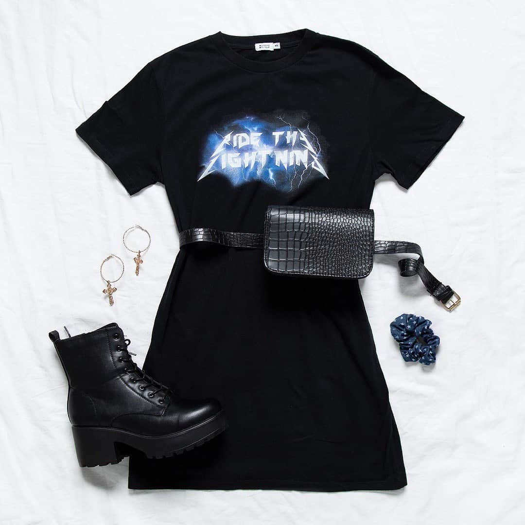 Beginning Boutiqueさんのインスタグラム写真 - (Beginning BoutiqueInstagram)「Festival Vibes ⚡️ Crushing on the Ride The Lightening T-Shirt Dress Black! Tap to shop!」6月17日 19時58分 - beginningboutique