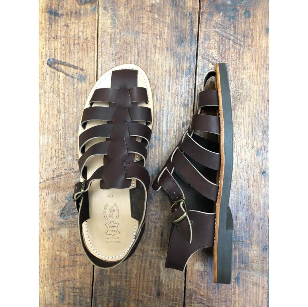 のインスタグラム：「Le modèle Jérôme,  Un classique, fabriqué depuis la création de la marque en 1958.  #labottegardiane #boits #sandals #sandalsformen #sandalsforboys #sandalsforall #labelepv  #madeinfrance #southoffrance #savoirfaire #frenchheritage #frenchtradition」