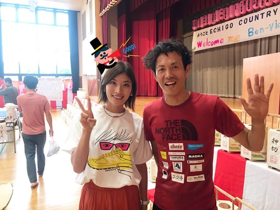 西谷綾子のインスタグラム：「✴︎ #越後カントリートレイル #前夜祭 ♡ 総合プロデュース プロトレイルランナー 松永紘明さん♪ ・ 📸②大瀬和文さんと小川壮太さん♪ ・ 招待選手の皆さんとトークショーは貴重な経験でした‼︎ 気さくで優しい方達ばかり☺️✨ ・ 地元のお母さまたちの愛情たっぷりの手料理は最高に美味しくお腹いっぱい食べちゃった😋🍽 会場の雰囲気は居心地が良く、親戚の集まりのよう。笑😂😂 ・ 最後はおぐに音頭を踊り、 みんなの心は1ひとつになって素晴らしかったです♪ ・ 📸⑦ゆかさん @yukahashizume  7時間44分11秒😆 女子総合5位😭✨😍 凄すぎるー‼︎😳😳 おめでとうございます🎉🎉 ・ 私の着ているTシャツは#newbalance  #可愛い #デザイン #お洒落 ・ ・ #エチカン #新潟 #おぐに森林公園 #自然 #トレイルランニング #トレイルラン #挑戦 #出逢い #きっかけ #繋がり #松永紘明 さん #echigocountrytrail #country #trailrunning #trail #running #run #sport  #enjoy #happy #smile #active #girl #challenges」