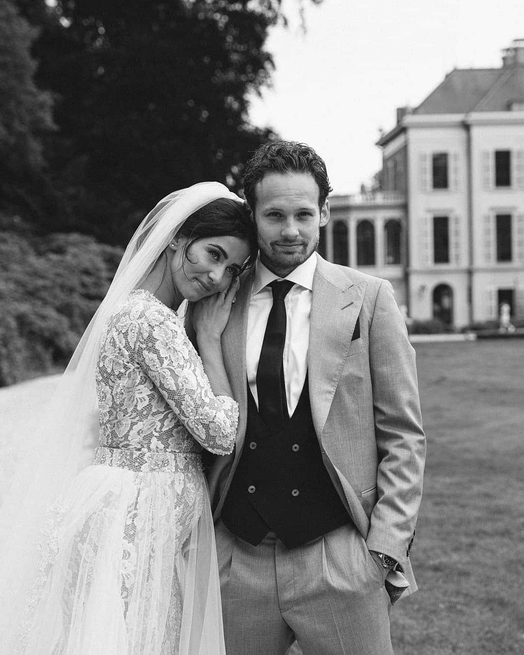 デイリー・ブリントのインスタグラム：「One special moment after the other one.. what can I say.. we got married with the 3 of us.. 🤲🏻 ..My Beautiful Wife.. You make me so proud 😘 I gonna be a DAD 🙈😎」