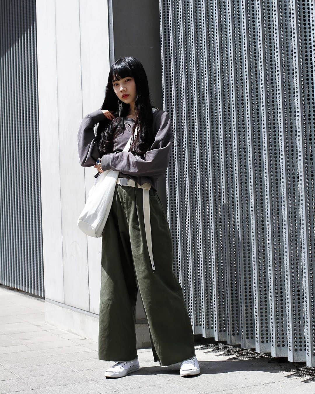 Fashionsnap.comさんのインスタグラム写真 - (Fashionsnap.comInstagram)「【#スナップ_fs】 Name 大石 楓夏  Shirt #Bershka Pants #earthmusicandecology Bag #OUTDOORPRODUCTS Shoes #CONVERSE Watch #4SilentBirds Belt #Lee  #fashionsnap #fashionsnap_women」6月17日 20時25分 - fashionsnapcom