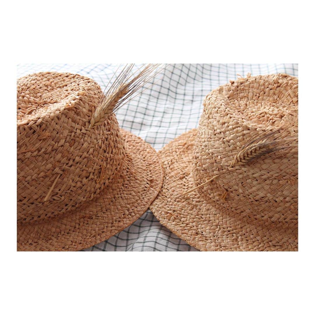 ミュールバウアーさんのインスタグラム写真 - (ミュールバウアーInstagram)「Mühlbauer | #ss19 ▫️ SEPP + ART GRAF . These #hats are made of #vintage #raffiastraw . The hat decoration is a real #earofcorn 🌾 and refers to the collection theme #sweat  #vienna #hatmaker」6月17日 20時27分 - muehlbauer_hats
