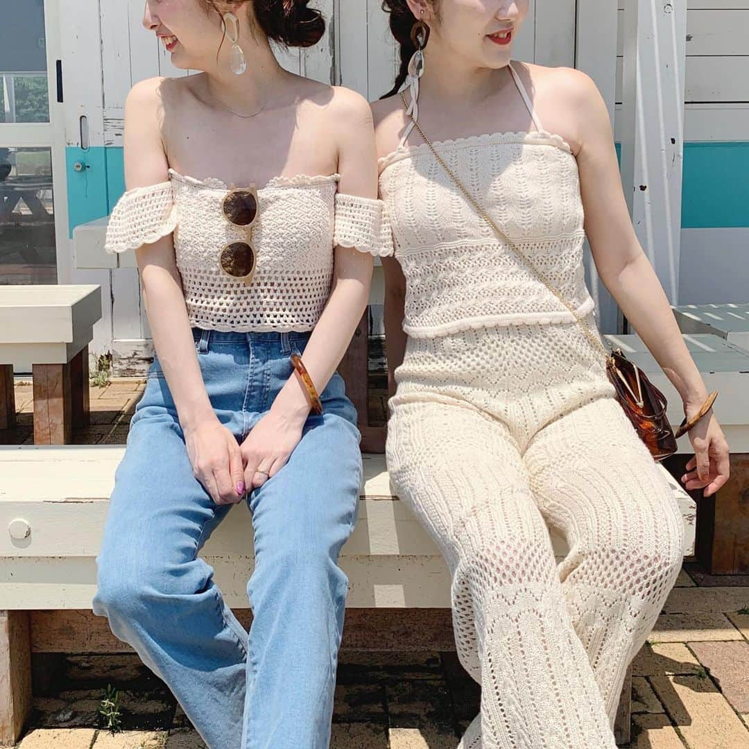 mina hinokuchiさんのインスタグラム写真 - (mina hinokuchiInstagram)「. #chico_swimwear2019 こんな着方も可愛い☀︎ ニットタイプは普段着としてもオススメです◎◎ . 雨が続いていたけど、やっと落ち着いてきたので早く海やプールにも行きたい👙 関東だとどこの海が有名なのかな？💭 夏福岡帰ったら糸島も行きたいな〜🌴 . #whoswhochico #salonbychico #フーズフーチコ #宮崎 #chico_peach宮崎 #thebeachburgerhouse」6月17日 20時28分 - miiinah