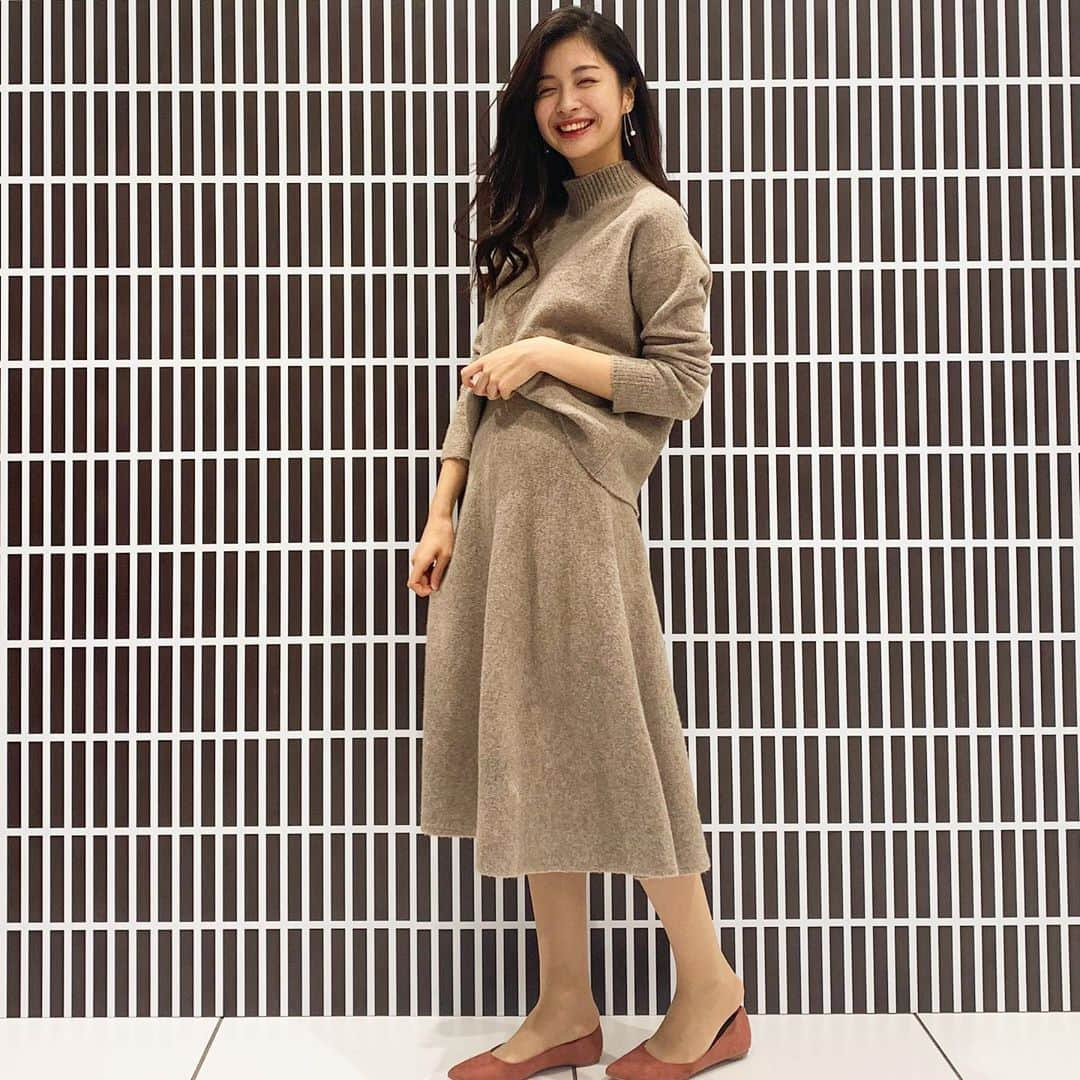 米山珠央さんのインスタグラム写真 - (米山珠央Instagram)「. #UNIQLO 19aw 展示会に行ってきました👖👗👚 ニットのセットアップを試着♪ブラウンもありました! . 5枚目の @hana.tajima のデニムは生地が柔らかく 形も好みだったので買い物リストに追加します👛✨ . どれも可愛くて寒さが恋しくなりました☃️ @uniqlo . . #ユニクロ #展示会 #試着会 #秋 #冬 #コーデ #ファッション  #ユニクロコーデ #ユニジョ #2019aw  #プチプラ #プチプラファッション #プチプラコーデ #コーデ #セットアップ #ニットコーデ #code #codenate #fashion #onepiece #uniqloコーデ #ニット #instafashion #instagood #instalike」6月17日 20時28分 - tamao_17no1