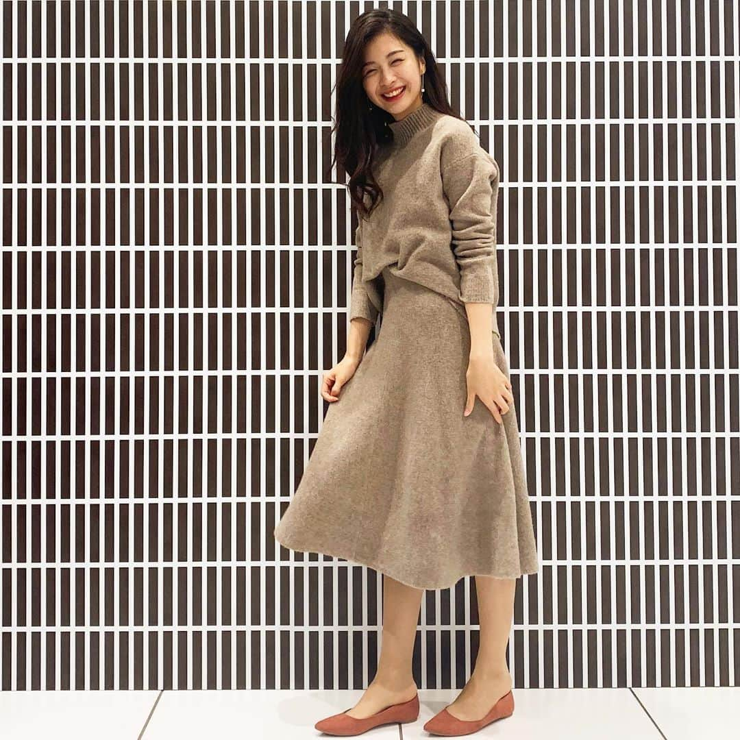 米山珠央さんのインスタグラム写真 - (米山珠央Instagram)「. #UNIQLO 19aw 展示会に行ってきました👖👗👚 ニットのセットアップを試着♪ブラウンもありました! . 5枚目の @hana.tajima のデニムは生地が柔らかく 形も好みだったので買い物リストに追加します👛✨ . どれも可愛くて寒さが恋しくなりました☃️ @uniqlo . . #ユニクロ #展示会 #試着会 #秋 #冬 #コーデ #ファッション  #ユニクロコーデ #ユニジョ #2019aw  #プチプラ #プチプラファッション #プチプラコーデ #コーデ #セットアップ #ニットコーデ #code #codenate #fashion #onepiece #uniqloコーデ #ニット #instafashion #instagood #instalike」6月17日 20時28分 - tamao_17no1