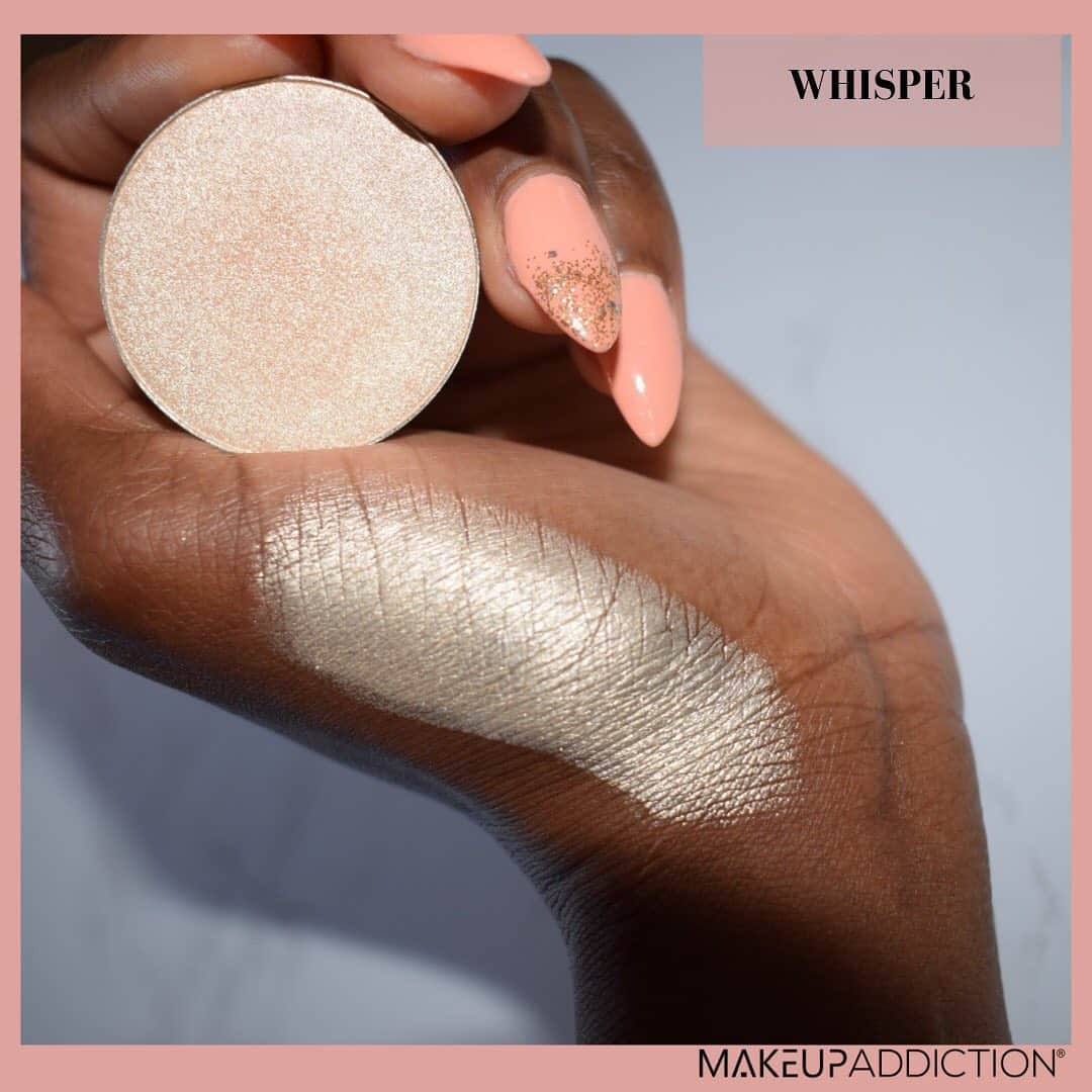 Makeup Addiction Cosmeticsさんのインスタグラム写真 - (Makeup Addiction CosmeticsInstagram)「Double tap if you love this shade! 💕 Whisper is the perfect champagne 🥂 colour: great for the the lid, brow bone highlight, inner corner highlight and face highlighter if you’re a pale skin tone. Multi use! 😍😍 👉 What do you think of this colour? #makeupaddictioncosmetics #makeupaddiction #ilovemakeup #flawlessdolls  #makeupmafia #beatthatface #makeupgirlz #featuremuas #bbdaretoshare」6月17日 20時28分 - makeupaddictioncosmetics