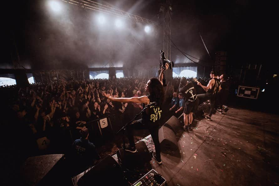 Crystal Lakeさんのインスタグラム写真 - (Crystal LakeInstagram)「Thank you @downloadfest yesterday!! It was crazy and insane!! Thanks a lot 🇬🇧🤘 Photo: @johngyllhamn  #CrystalLake #Helix #DL2019 #WorldTour2019」6月17日 20時37分 - crystallake777