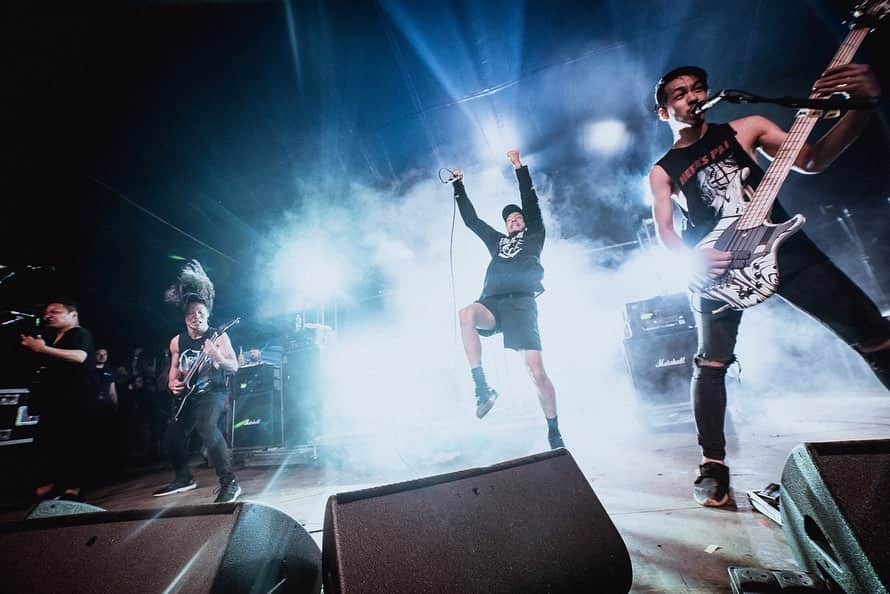 Crystal Lakeさんのインスタグラム写真 - (Crystal LakeInstagram)「Thank you @downloadfest yesterday!! It was crazy and insane!! Thanks a lot 🇬🇧🤘 Photo: @johngyllhamn  #CrystalLake #Helix #DL2019 #WorldTour2019」6月17日 20時37分 - crystallake777