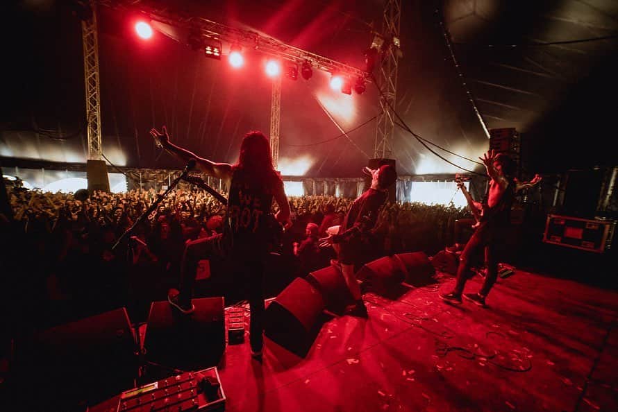 Crystal Lakeさんのインスタグラム写真 - (Crystal LakeInstagram)「Thank you @downloadfest yesterday!! It was crazy and insane!! Thanks a lot 🇬🇧🤘 Photo: @johngyllhamn  #CrystalLake #Helix #DL2019 #WorldTour2019」6月17日 20時37分 - crystallake777