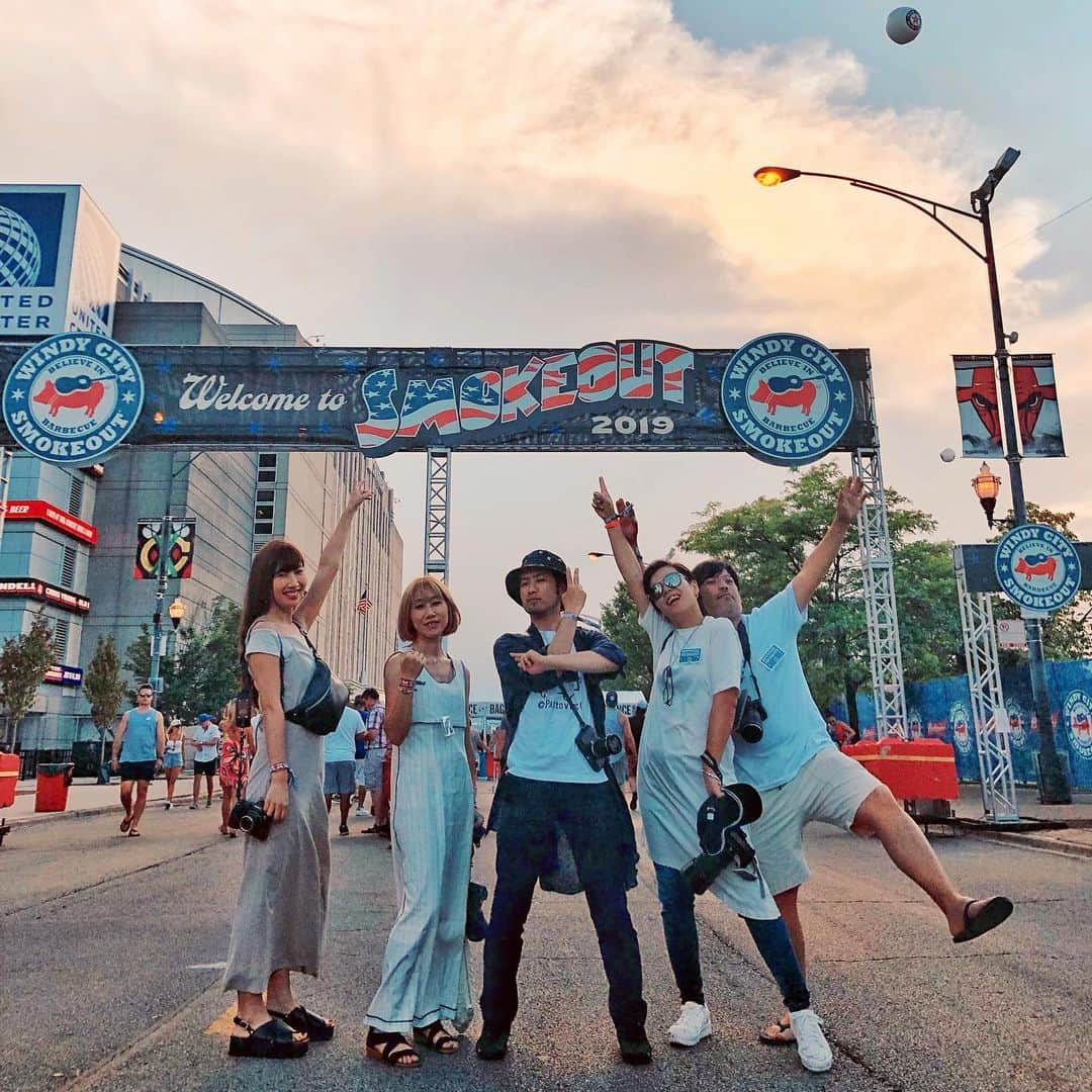 wacameraさんのインスタグラム写真 - (wacameraInstagram)「We went to #windycitysmokeout !!! Enjoyed it !!! Sadly, we just arrived at Chicago airport. I felt like the time had passed fast. We had great fun time. Thank you Chicago. See you next time. シカゴの有名フェス、windy city smokeoutに行ってきました。 カントリーミュージックフェスで、ノリノリで撮影したけど楽しかったなー。海外のフェスに行くのってなかなか貴重な経験。Cole Swindellの歌も心地よかったし最高の時間でした( ●´◡`● )」7月16日 23時47分 - wacamera