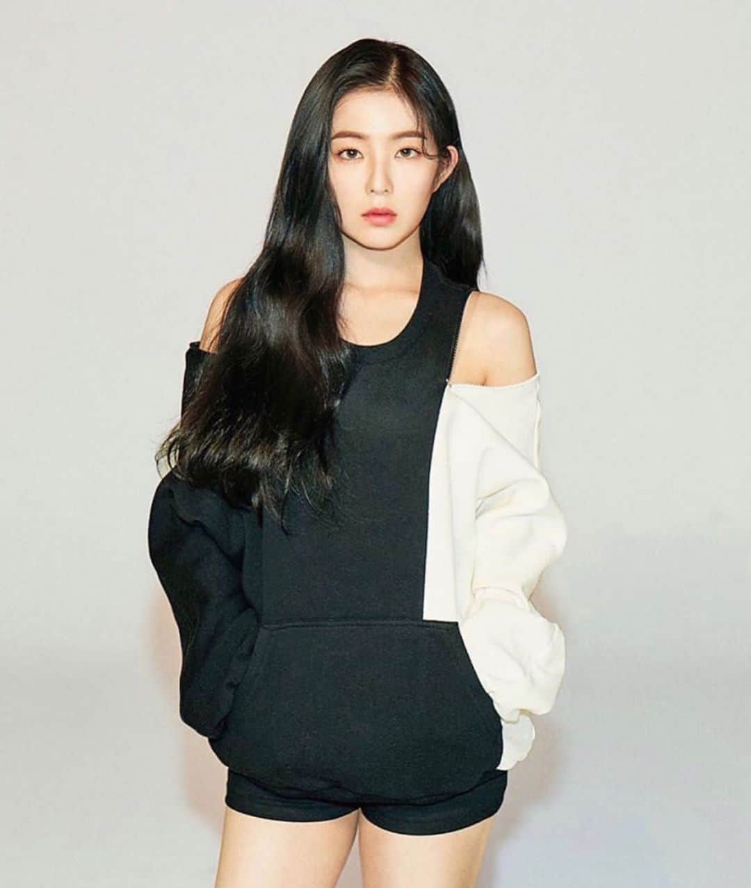 LIECOLLECTIONさんのインスタグラム写真 - (LIECOLLECTIONInstagram)「LIE x Irene ~  In collaboration with #Irene @redvelvet.smtown and @the_selects, introducing the Irene off-Shoulder unisex pullover!  Dm us or checkout on our website! For pre-order only* Limited time only* - - - #liecollection #newcollection #runway #LIElook #girlgroup #redvelvet #ireneredvelvet #repost #kfashion #kcollection #collection #LIE #kpop #edits #lifeisexpression #koreanpop #아이린 #레드벨벳 #라이컬렉션 #라이x아이린 #콜라보레이션」7月16日 23時56分 - liecollection_