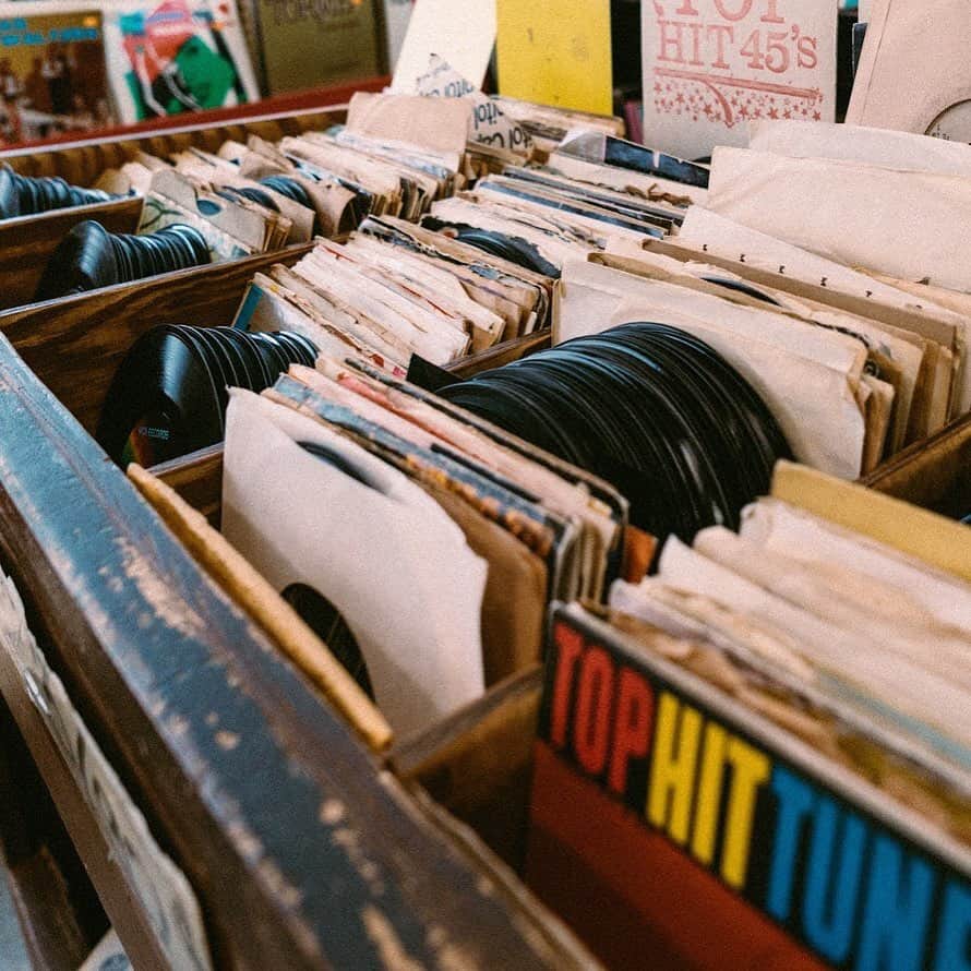 Red Bull Music Academyのインスタグラム：「Record Surplus ⠀⠀⠀⠀⠀⠀⠀⠀⠀ Explore the history and healthy stock at the versatile, long-running vinyl beacon that calls LA's westside home. ⠀⠀⠀⠀⠀⠀⠀⠀⠀ 📷: @newyorkcityvibe ⠀⠀⠀⠀⠀⠀⠀⠀⠀ #VinylRecords #RecordStores #VinylCollector #CounterIntelligence #RBMA」