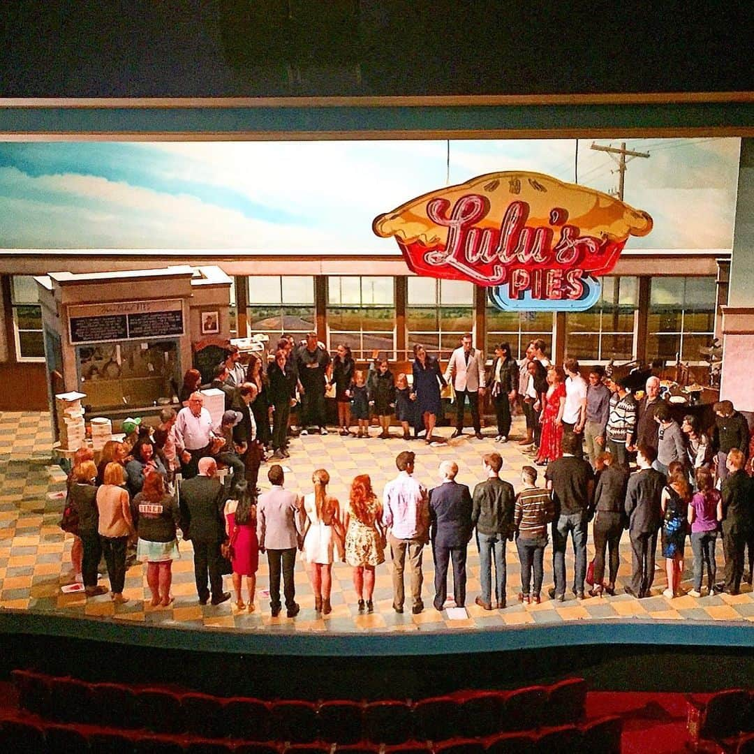 サラ・バレリスさんのインスタグラム写真 - (サラ・バレリスInstagram)「It is such a bittersweet moment to say goodbye to our home on Broadway at the Brooks Atkinson Theater, but I am reflecting upon this enormously magical time with a tremendous amount of gratitude...and smiling through tears.  I am in awe of the tireless energy and devotion of our company, our crew, our band, and most especially our fans. The warmth and love they have showered upon our show in all its iterations is truly a miracle, and the impact this experience has had on my life has been profound and unforgettable.  Thank you to my dear collaborators and producers, the entirety of our wildly passionate Waitress company, band and crew members (past and present), our beloved staff at the Brooks, and a very special thank you to our Waitress fans and believers who have made this chapter as sweet as it ever could have been.  The run of Waitress on Broadway has far surpassed my expectations and I am so very proud of what we were able to create here in New York City, but I am still so moved and delighted by the knowledge that our show will continue to have a big, beautiful life in other cities around the world, and on tour.  Alas...everything changes. :) Sugar, Butter, Thank you.」7月17日 0時02分 - sarabareilles