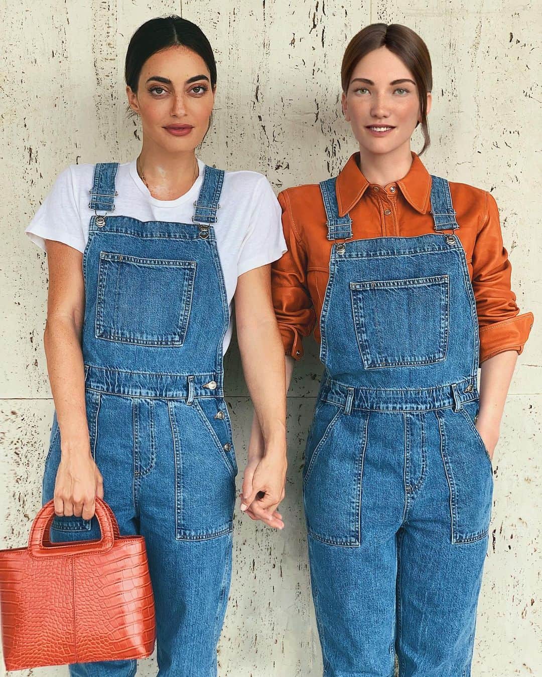 YOOX.COMさんのインスタグラム写真 - (YOOX.COMInstagram)「Two peas in a pod!  Matching denim vibes today with @karenwazenb twinning in the city 👭 xx D 💗」7月17日 0時03分 - yoox