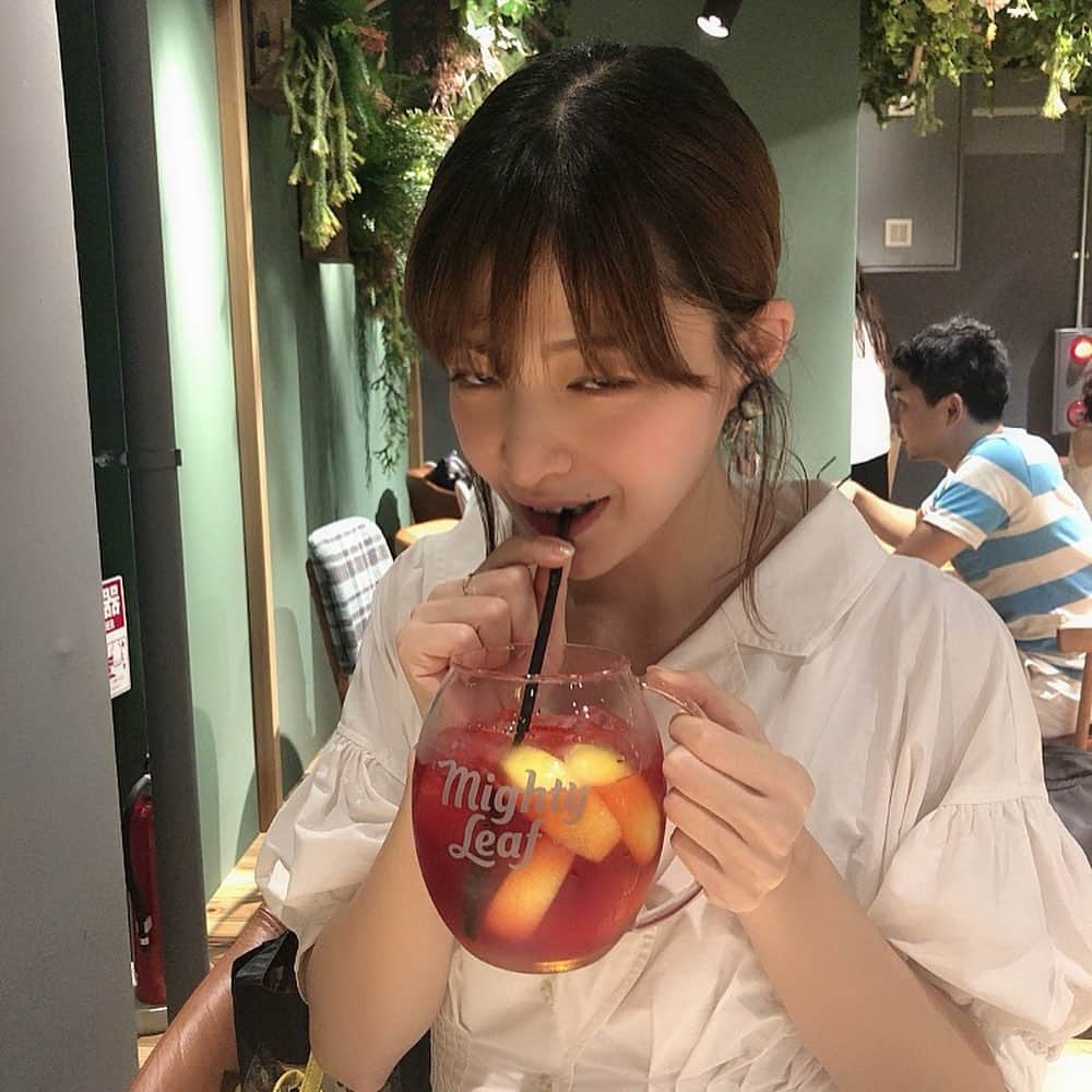 森田紗英さんのインスタグラム写真 - (森田紗英Instagram)「_ 新しく表参道にオープンする CURATIVE KITCHENの レセプションパーティーに お邪魔してきました⭕️ _ 「治癒」をコンセプトとしたお店なので 健康や安心を考えた料理が たくさん並んでいました！ まだ顎が赤子のような私は柔らかい物を いただきましたが、 めちゃめちゃ美味しかったー！ 早く完全復活して 今度はお肉をいただきたいです🥺💕 _ 私の写真の撮影は @seguchiyoshino 。 ミスショット多め、、、 半目やぞ！！！！ _ _ _ #表参道 #curativekitchen #cafe #☕️ #キュラティヴキッチン #美味しかった #健康 #安心 #安全 #治癒 #また行きたい #木曜日オープンです #いいね #gd #likes」7月17日 0時04分 - moricoff