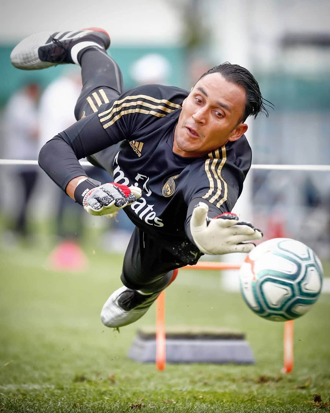 UEFAチャンピオンズリーグさんのインスタグラム写真 - (UEFAチャンピオンズリーグInstagram)「🤔 Your @realmadrid number one? ⁣ @keylornavas1 🙌⁣ ⁣ #UCL #preseason」7月17日 0時05分 - championsleague