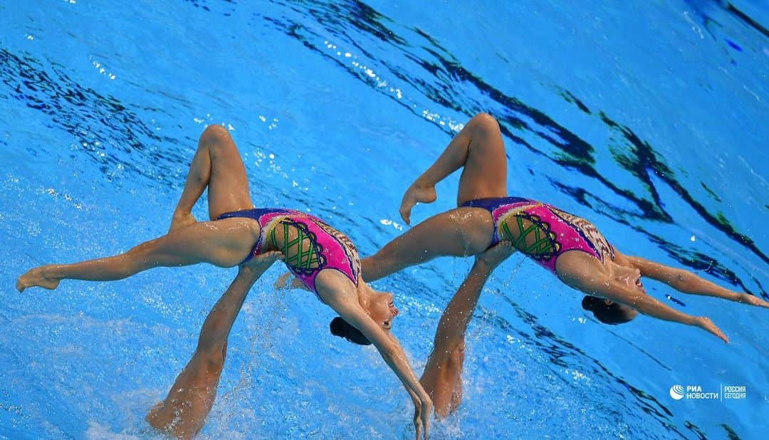 RIAノーボスチさんのインスタグラム写真 - (RIAノーボスチInstagram)「Российские синхронистки завоевали золото в технической программе на чемпионате мира по водным видам спорта. Поздравляем наших спортсменок🇷🇺👏🏻」7月17日 0時38分 - ria_novosti