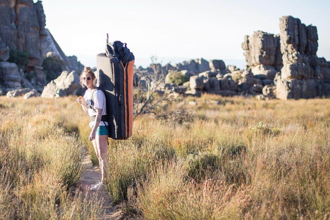 カロリーネ・ジンフーバーさんのインスタグラム写真 - (カロリーネ・ジンフーバーInstagram)「not sure what‘s wrong with me, but i‘m in THE bouldering paradise and looking for my motivation. maybe i‘m just waiting for a send of a project to start the send- and motivation🚂 #keeponclimbing  #carrotsforpower 📷 by @fabian.leu  @sosolid_official @belmezattitude @frictionlabs @scarpa_at @natureclimbing . . . . . . #climbing#klettern #bouldern #bouldering #rocklands #africa#holiday #cederberg #natureclimbing #frictionlabs #scarpaspa #noplacetoofar #climbmore #climbgirls #girls #girl #petzl #bouldering_came_first #climbing_is_my_life #climbing_lovers #climbing_pictures_of_instagram」7月17日 0時52分 - karo_sinnhuber