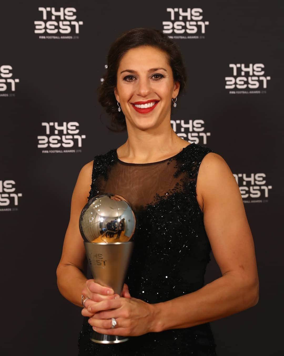 FIFAワールドカップさんのインスタグラム写真 - (FIFAワールドカップInstagram)「#HappyBirthday, @carlilloyd! 🎂🇺🇸🏆 #TheBest FIFA Women's Player 2016 turns 37 today. Who do you think will win the prestigious award this year?」7月17日 0時51分 - fifaworldcup