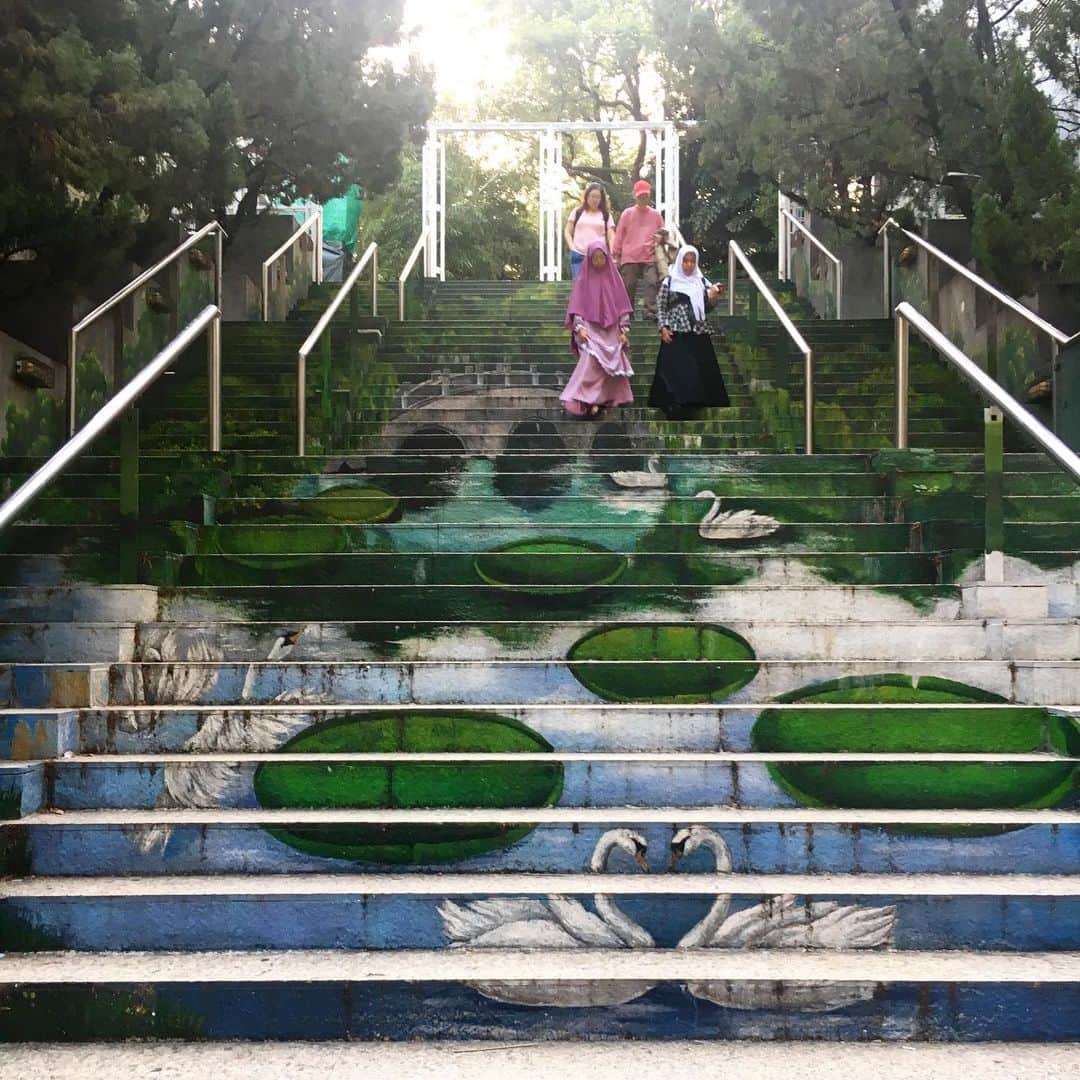 吉澤嘉代子さんのインスタグラム写真 - (吉澤嘉代子Instagram)「こういう階段が大好き」7月17日 0時57分 - yoshizawakayoko