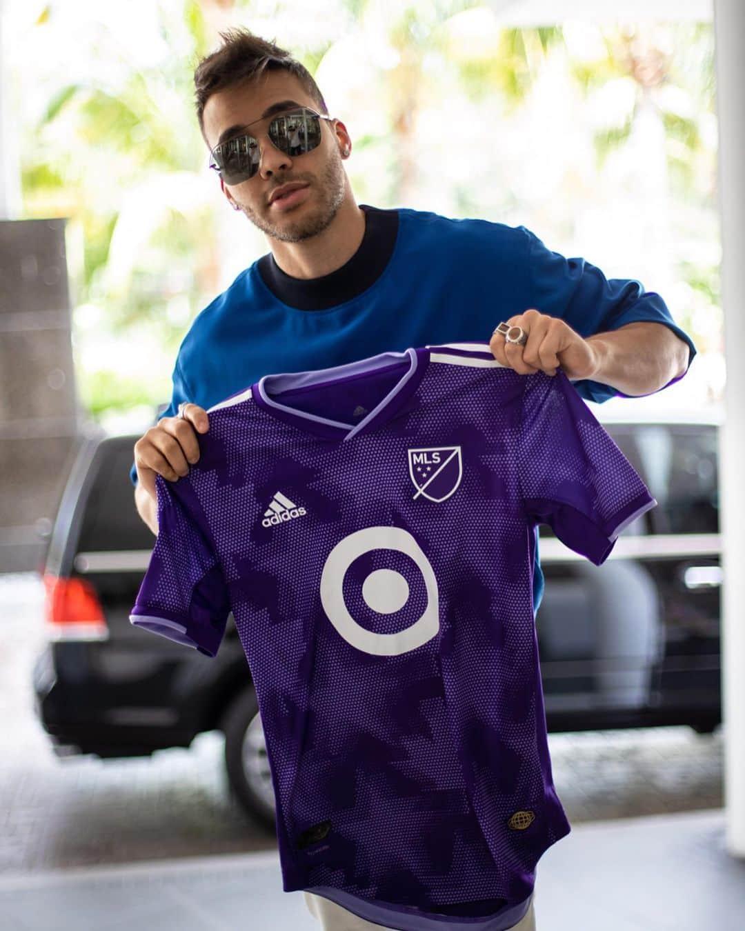 プリンス・ロイスさんのインスタグラム写真 - (プリンス・ロイスInstagram)「Excited to be headlining the #MLSAllStar Concert pres. by @Target in Orlando on July 27 (ticket link in my stories) 🔥⚽️ Head over to the @MLS Twitter page for a chance to win an All-Star jersey signed by me✍️ —————————————————————————— Nos vemos en el #MLSAllStar Concert este 27 de julio en Orlando, FL (tix en mi story) 🔥⚽️ Ve al Twitter de @MLS para la oportunidad de ganar esta camiseta autografiada por mi ✍️」7月17日 1時11分 - princeroyce