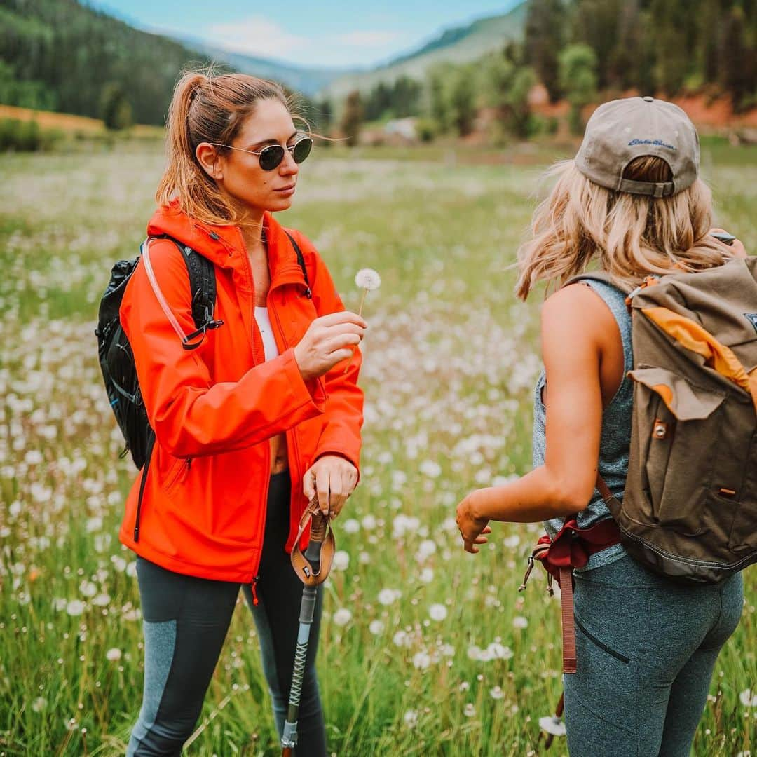 ヴァレンティン・トーマスさんのインスタグラム写真 - (ヴァレンティン・トーマスInstagram)「About to blow your mind... with my amazing hiking skills (I’ve got a walking stick and all). What a great weekend in Colorado meeting with amazing people 🥰 — @rrayyme @eddiebauer #WhyIHike #LiveYourAdventure #EBcontributor」7月17日 1時06分 - valentinethomas