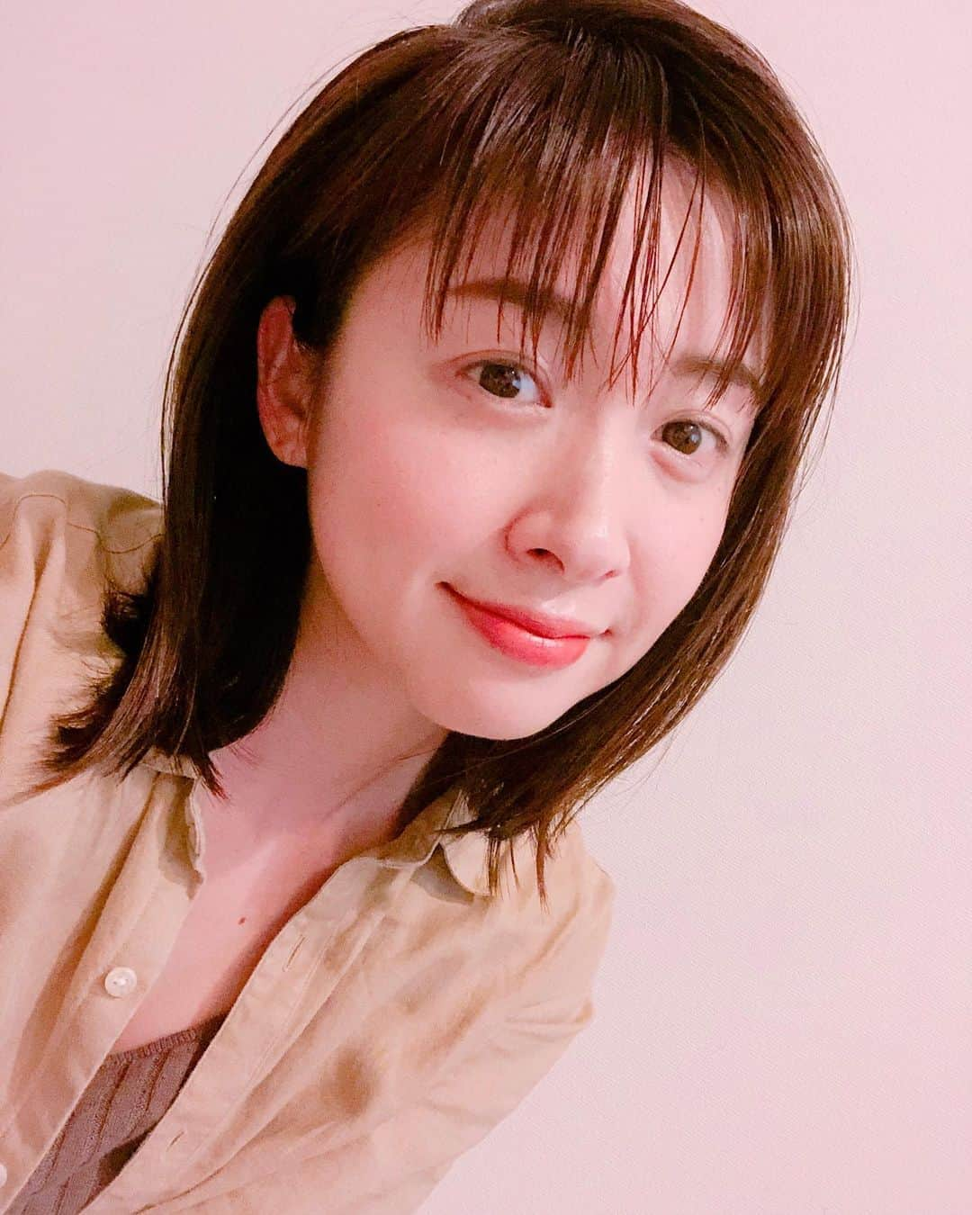 黛英里佳さんのインスタグラム写真 - (黛英里佳Instagram)「初めての朗読劇に出演します😊  音楽朗読劇 「ヘブンズ・レコード～青空篇～」 阪神、淡路大震災から5年後の神戸が舞台。 切なくも前向きな3つのお話から成るオムニバス朗読劇です。  私は第2話に出演します。  初めての朗読劇。緊張しますが一人でも多くの方の胸に届くよう精一杯努めます。 〈東京公演〉 2019年9月12日(木)〜16日(月祝) 有楽町よみうりホール ＜神戸公演＞ 2019年9月27日(金)〜29日(日) 神戸新聞 松方ホール  詳しくは公式HPをご確認ください😊  音楽朗読劇「ヘブンズ・レコード～青空篇～」2019 https://www.miraiheikiru.jp/stage/2019  #ヘブンズ・レコード」7月16日 16時18分 - erikamayuzumi_official