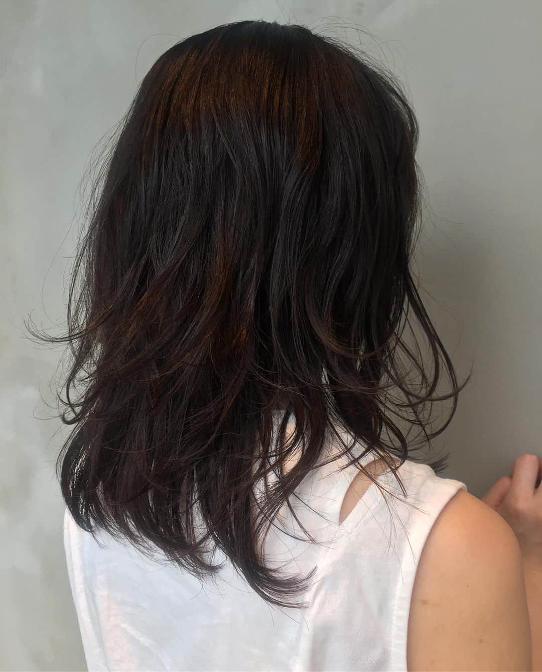 みうなさんのインスタグラム写真 - (みうなInstagram)「THREEのボルドーリップに似合う髪型をオーダーしたら作ってくださいました！  この髪色とヘアカットをつくってくれたのは、  @havana_ryota さんです！  渋谷の美容室だよ〜〜🙋‍♀️ #渋谷 #渋谷美容室 #havana_hair #ヘアカラー #グレーアッシュ #シアーグレージュ #透明感しか出せない」7月16日 16時26分 - miuna_saito