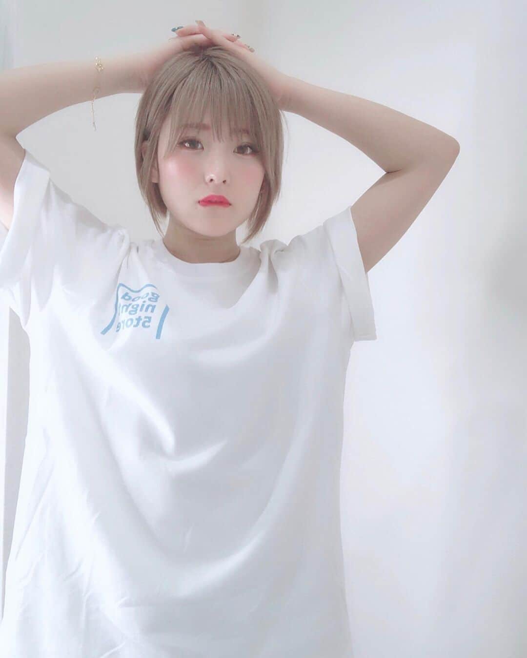 こなんさんのインスタグラム写真 - (こなんInstagram)「. . @beep_ss さんと Tシャツかわね🐳」7月16日 17時01分 - konan_610