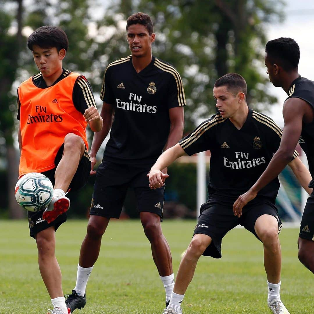 サッカーキングさんのインスタグラム写真 - (サッカーキングInstagram)「. 充実した日々 （2019.07.14） . 📷Photo by Antonio Villalba/Real Madrid via Getty Images . #久保建英 #TakefusaKubo #レアルマドリード #RealMadrid #RMCity #HalaMadrid #ラリーガ #LaLiga #日本代表 #daihyo #football #futbol #サッカー #⚽️ #サッカーキング」7月16日 17時21分 - soccerkingjp