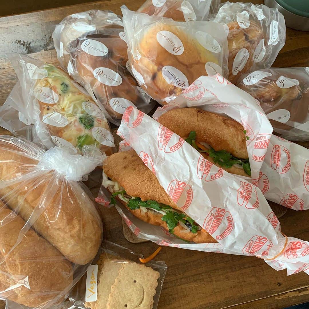 二階堂綾乃さんのインスタグラム写真 - (二階堂綾乃Instagram)「空腹時のパン屋のハシゴは危険だということを学んだ #パン祭り」7月16日 17時31分 - nikaidoayano